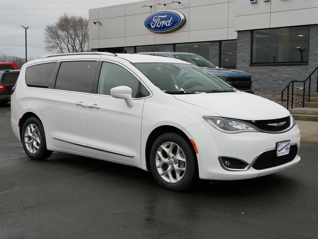 Used 2020 Chrysler Pacifica Touring L with VIN 2C4RC1BG2LR137353 for sale in Hastings, Minnesota