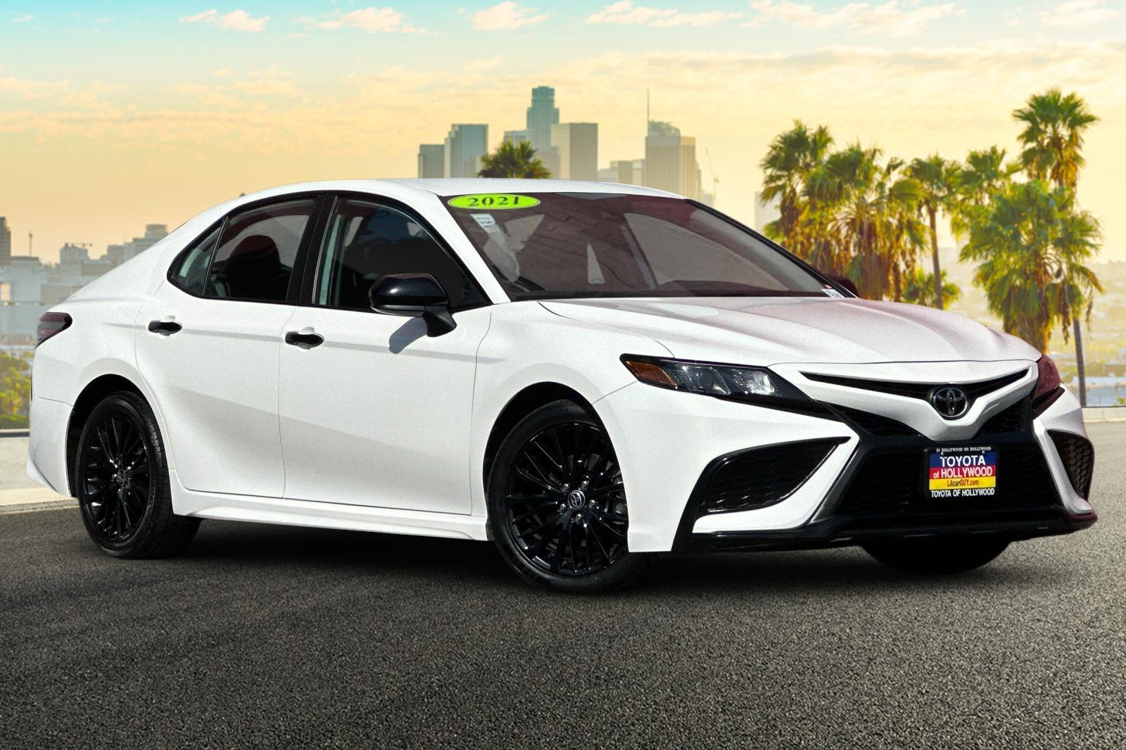 2021 Toyota Camry SE Nightshade 4D Sedan